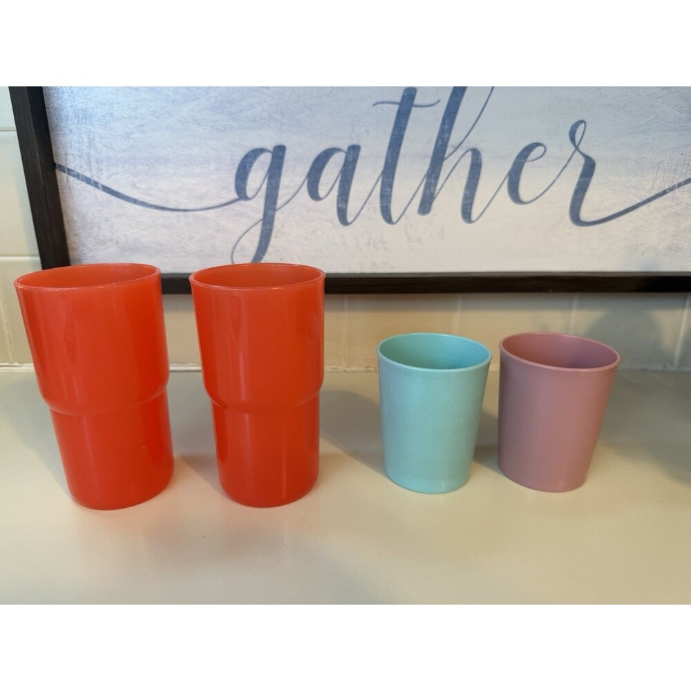 Tupperware miscellaneous lot of 4 cups - 24120-2 & 1251-25